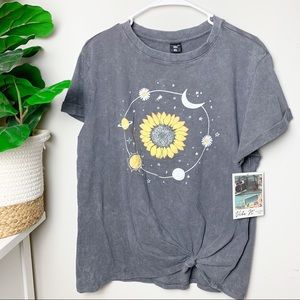 NWT Sunflower Solar System Graphic T ✨